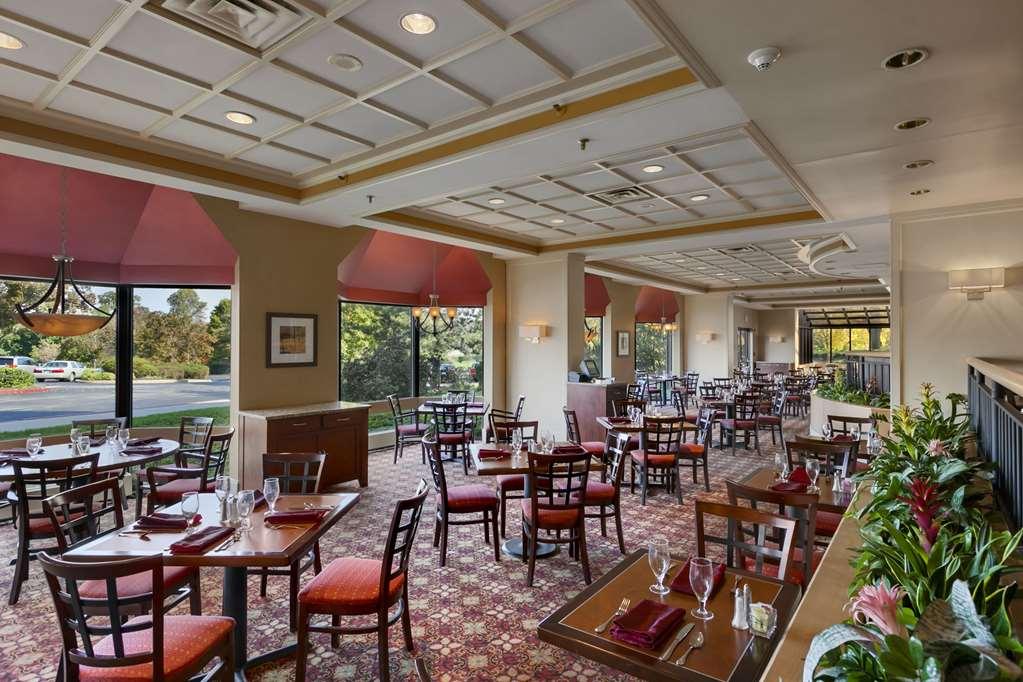 Embassy Suites By Hilton Philadelphia Valley Forge Wayne Restaurant photo